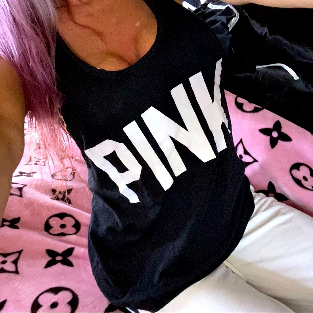 ❤︎ Victoria’s Secret Pink Racer Back Tank Top ☆︎ XS ❤︎